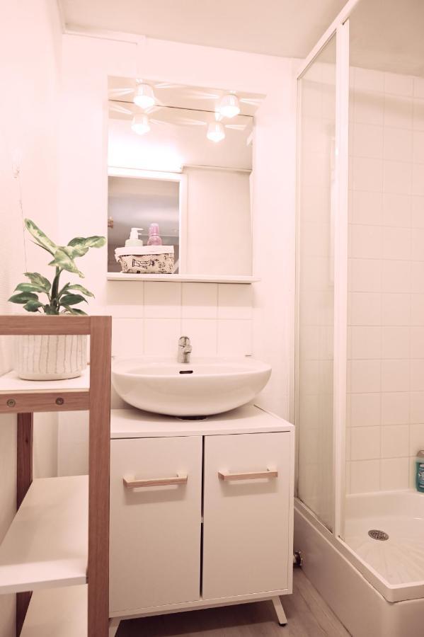 Studio En Duplex En Centre Ville Laval  Exterior foto